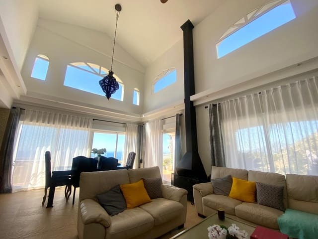 4 makuuhuone Huvila myytävänä paikassa Altea mukana uima-altaan 
autotalli - 1 550 000 € (Ref: 8961744)