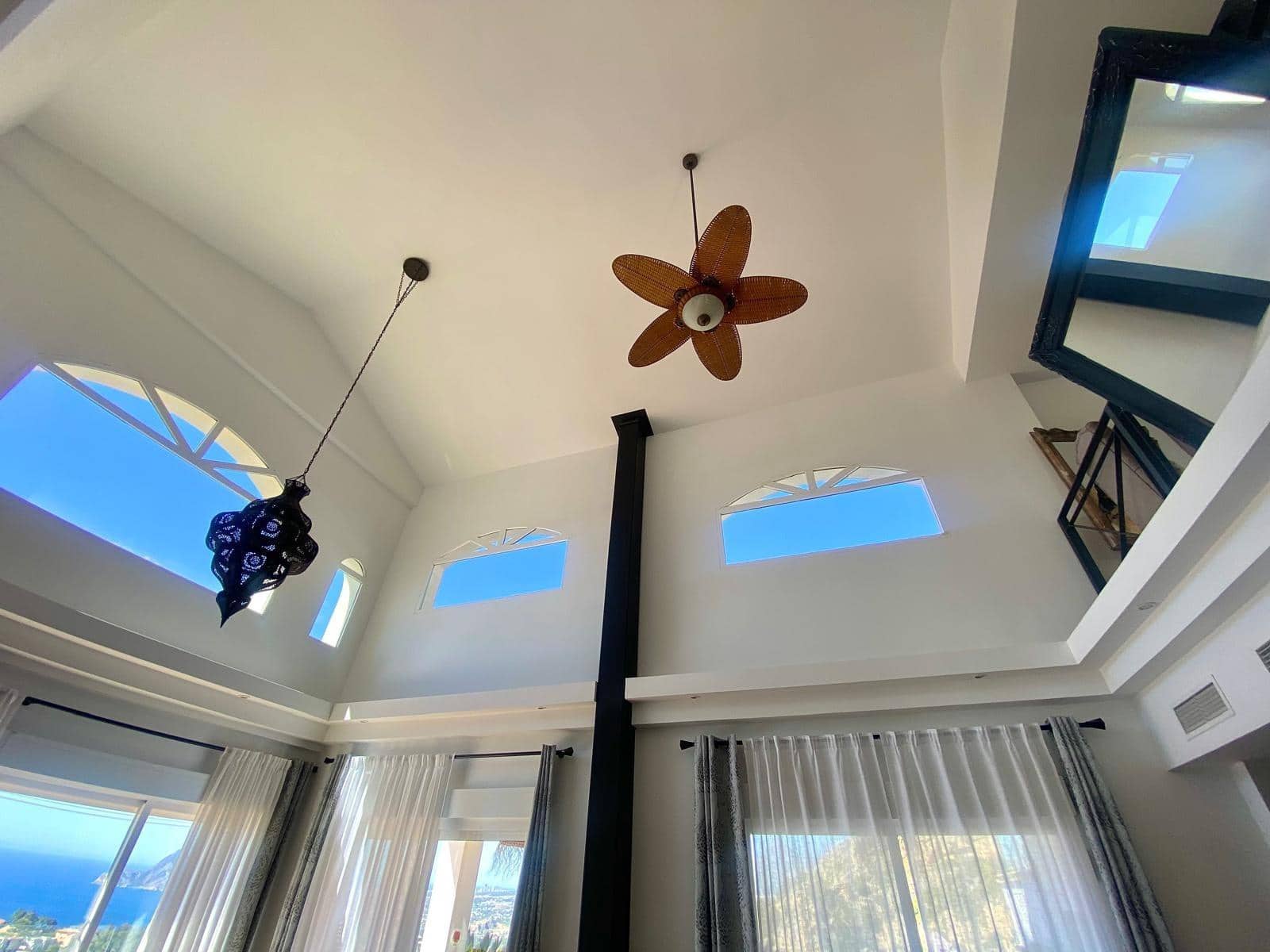 4 bedroom Villa for sale in Altea with pool garage - € 1,550,000 (Ref: 8961744)