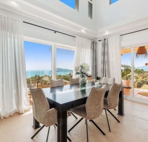 Chalet de 4 habitaciones en Altea en venta con piscina garaje - 1.550.000 € (Ref: 8961744)