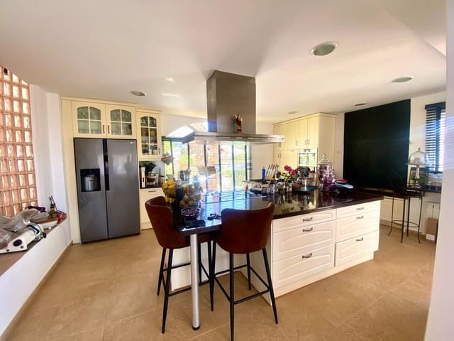 Chalet de 4 habitaciones en Altea en venta con piscina garaje - 1.550.000 € (Ref: 8961744)