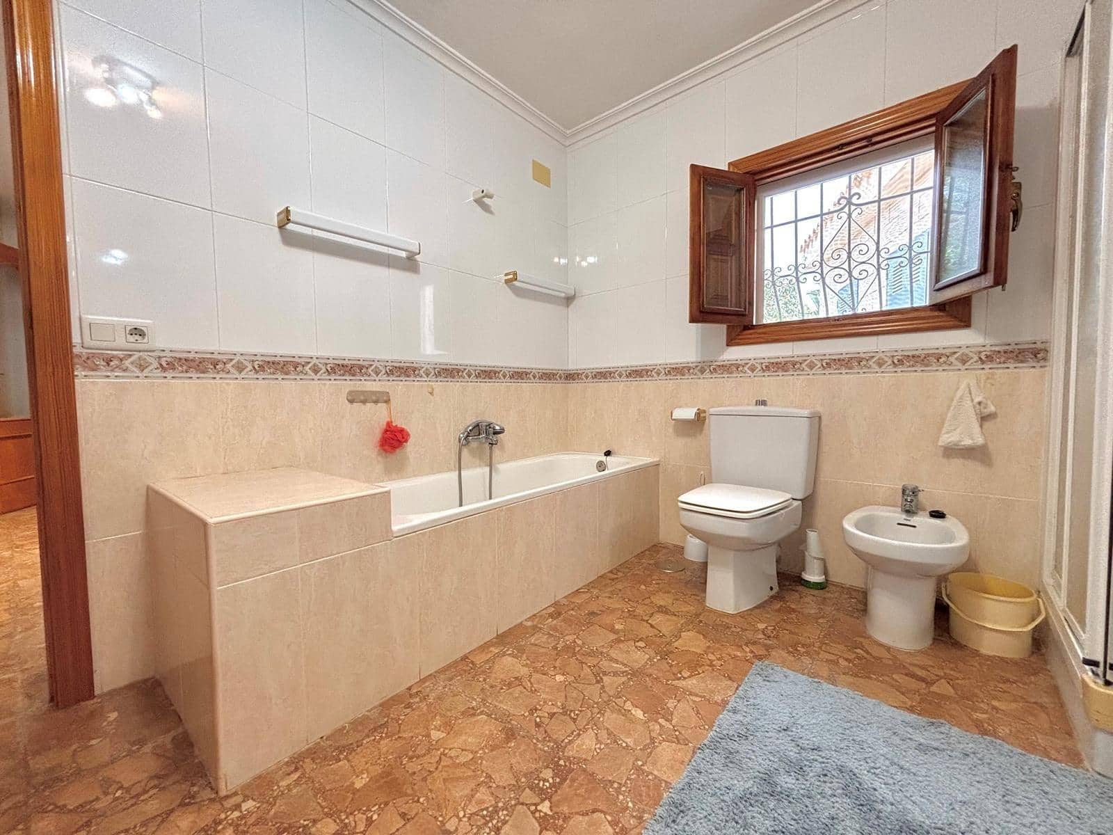 4 soverom Rekkehus til salgs i La Villajoyosa / Vila Joiosa med garasje - € 330 000 (Ref: 8972694)