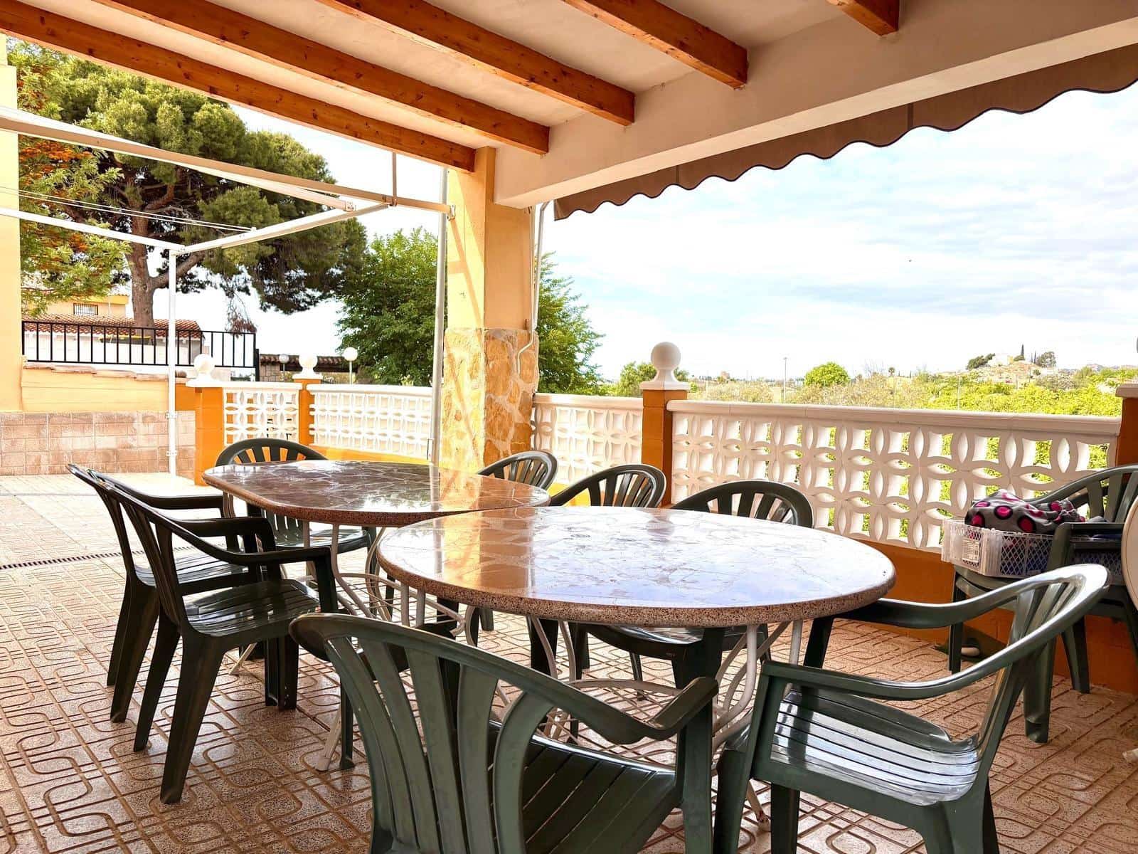 4 soverom Rekkehus til salgs i La Villajoyosa / Vila Joiosa med garasje - € 330 000 (Ref: 8972694)