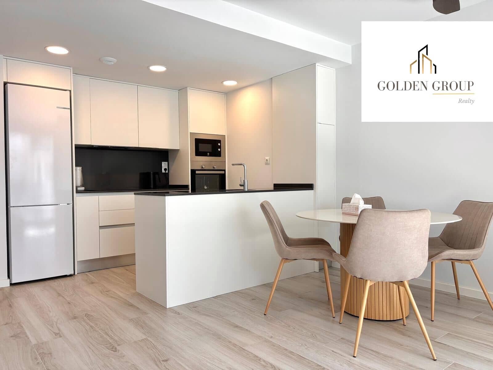 Apartamento de 2 habitaciones en Dénia en venta con piscina garaje - 359.000 € (Ref: 9174628)