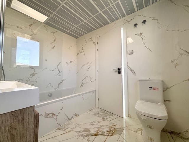 4 soverom Villa til salgs i Finestrat med svømmebasseng garasje - € 860 000 (Ref: 9191255)