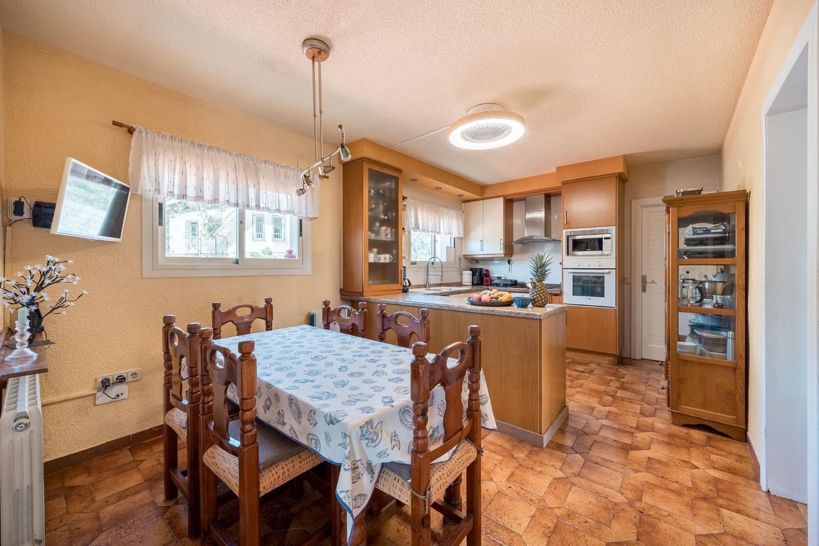 Chalet de 4 habitaciones en La Nucia en venta con piscina garaje - 730.000 € (Ref: 9721848)