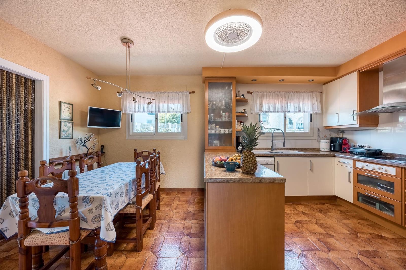 Chalet de 4 habitaciones en La Nucia en venta con piscina garaje - 730.000 € (Ref: 9721848)