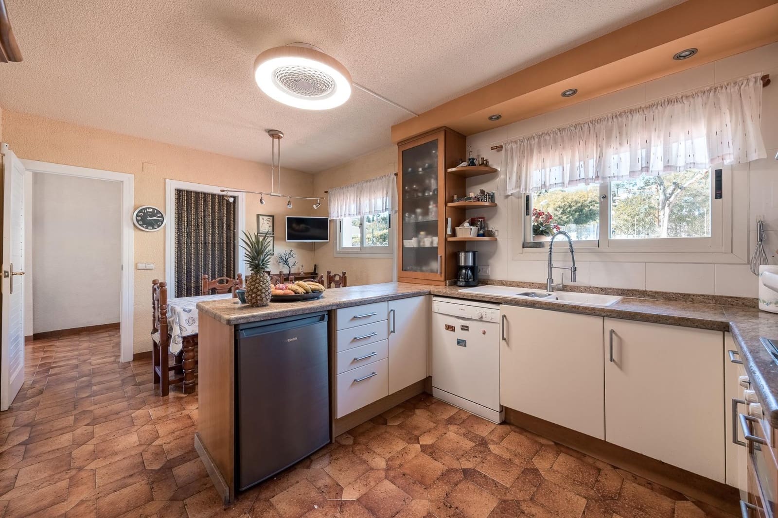 Chalet de 4 habitaciones en La Nucia en venta con piscina garaje - 730.000 € (Ref: 9721848)