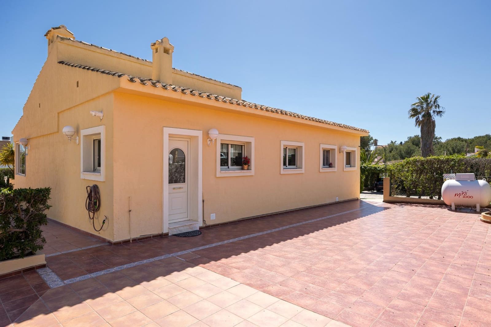 Chalet de 4 habitaciones en La Nucia en venta con piscina garaje - 730.000 € (Ref: 9721848)