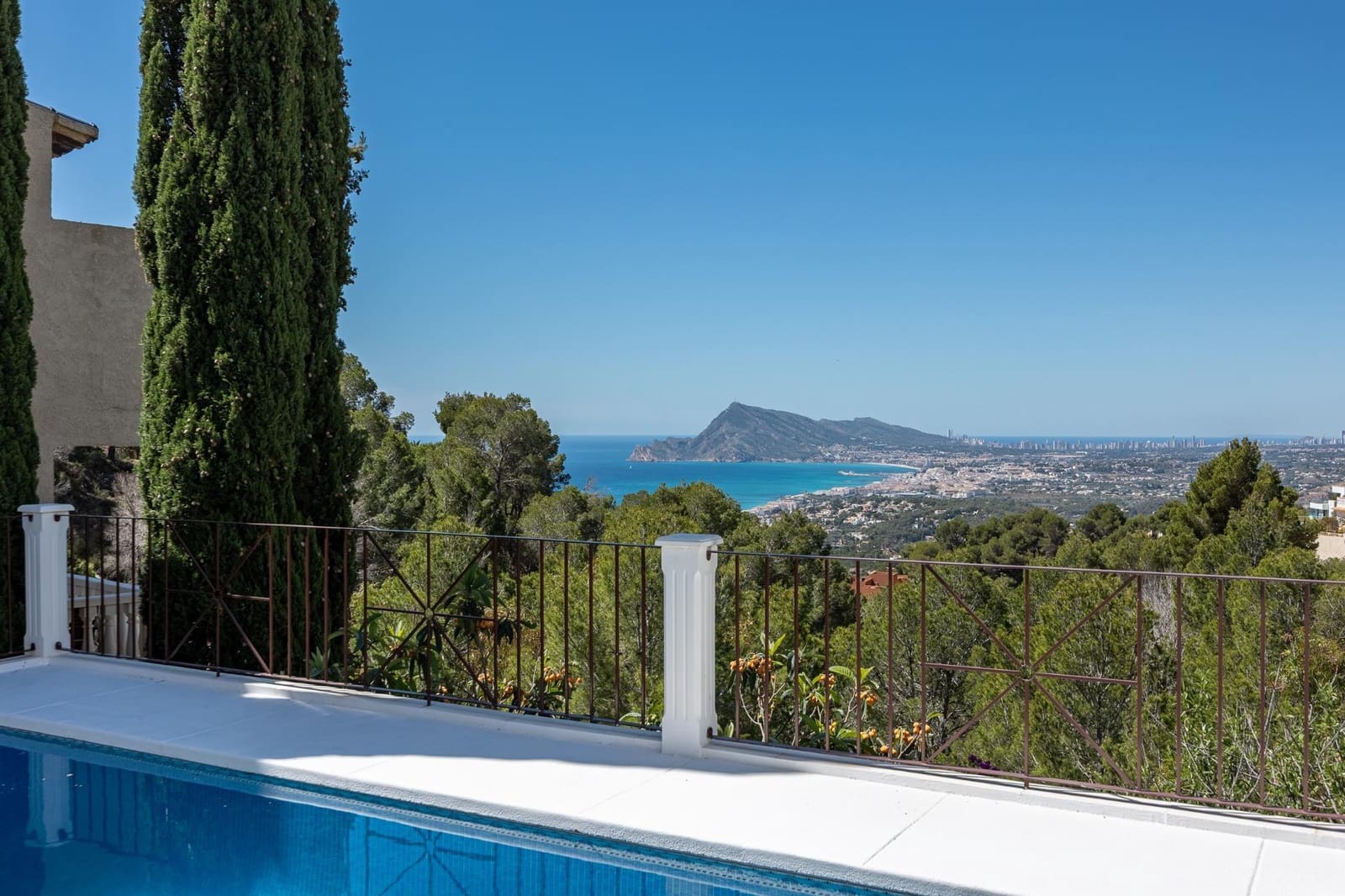 5 bedroom Villa for sale in Altea la Vella with pool garage - € 1,900,000 (Ref: 9836508)