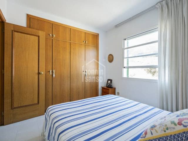 2 makuuhuone Ranta-asunto myytävänä paikassa Es Castell - 295 000 € (Ref: 10031146)