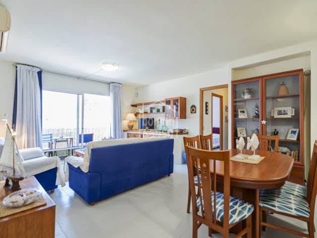 2 makuuhuone Ranta-asunto myytävänä paikassa Es Castell - 295 000 € (Ref: 10031146)