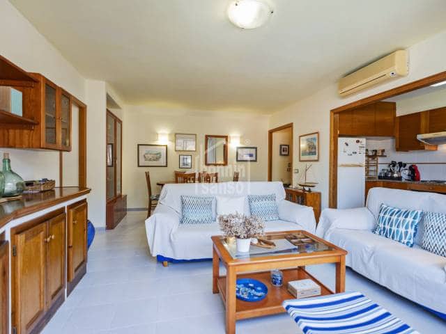 2 makuuhuone Ranta-asunto myytävänä paikassa Es Castell - 295 000 € (Ref: 10031146)