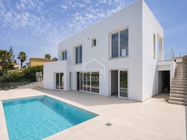 5 bedroom Villa for sale in Mahon / Mao with pool - € 895,000 (Ref: 10042264)