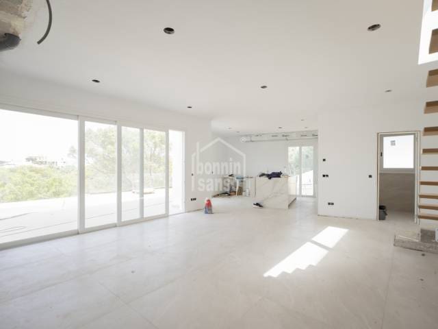 5 bedroom Villa for sale in Mahon / Mao with pool - € 895,000 (Ref: 10042264)