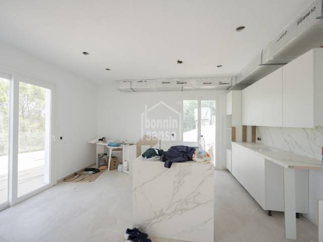 5 bedroom Villa for sale in Mahon / Mao with pool - € 895,000 (Ref: 10042264)