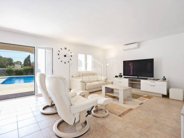 5 Zimmer Villa zu verkaufen in Es Castell mit Pool Garage - 950.000 € (Ref: 10044257)