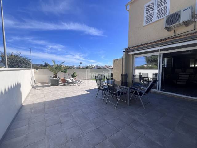 4 soveværelse Byhus til salg i Son Servera med swimmingpool garage - € 498.000 (Ref: 10099126)
