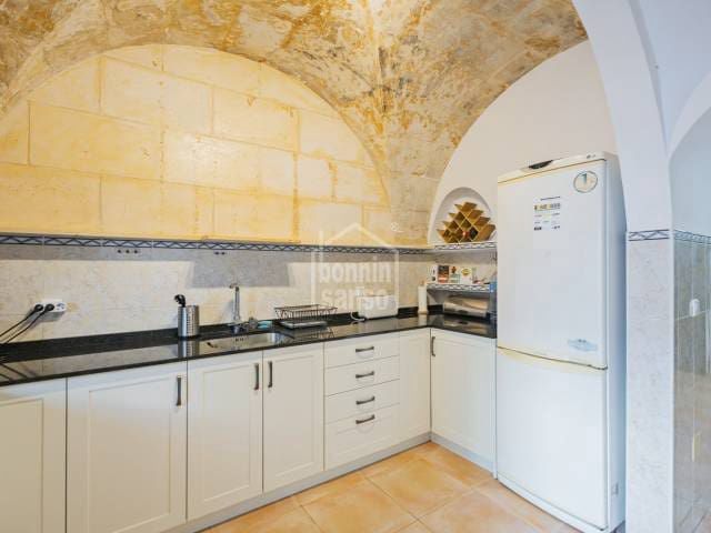 2 slaapkamer Flat te koop in Es Castell - € 285.000 (Ref: 10104271)