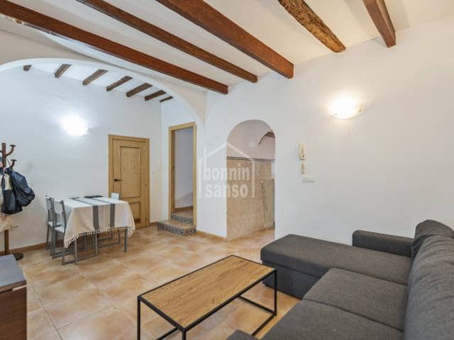 2 slaapkamer Flat te koop in Es Castell - € 285.000 (Ref: 10104271)