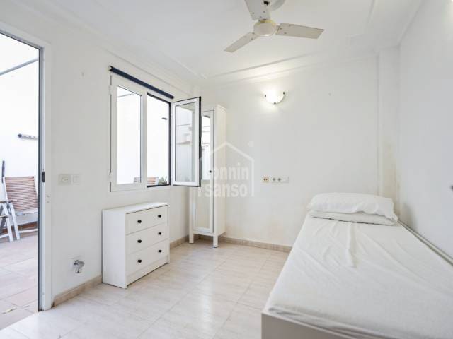 2 slaapkamer Flat te koop in Es Castell - € 285.000 (Ref: 10104271)