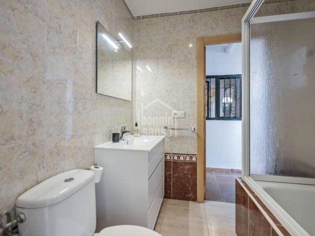 2 slaapkamer Flat te koop in Es Castell - € 285.000 (Ref: 10104271)
