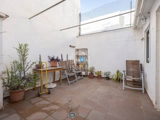 2 slaapkamer Flat te koop in Es Castell - € 285.000 (Ref: 10104271)