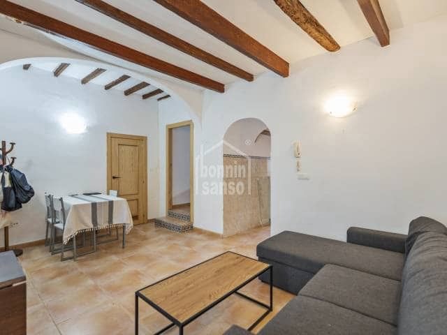 2 slaapkamer Flat te koop in Es Castell - € 285.000 (Ref: 10104271)