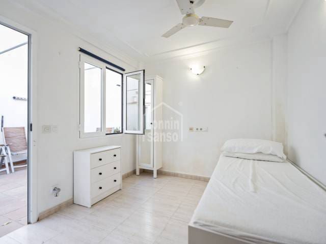 2 slaapkamer Flat te koop in Es Castell - € 285.000 (Ref: 10104271)