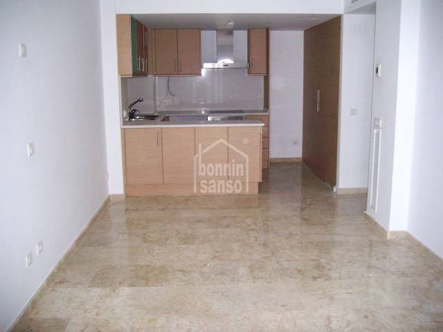 Piso de 2 habitaciones en Ciutadella de Menorca en venta con piscina garaje - 340.000 € (Ref: 10111835)
