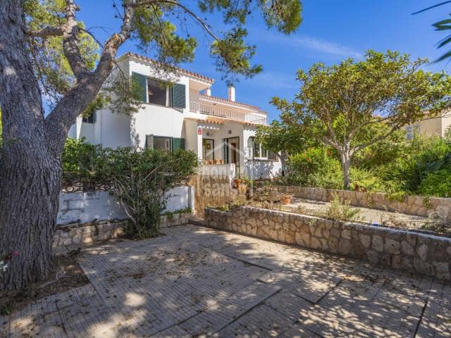 6 bedroom Villa for sale in Es Castell with pool garage - € 1,150,000 (Ref: 10130132)