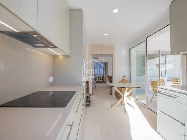 4 Zimmer Villa zu verkaufen in Es Mercadal mit Pool - 750.000 € (Ref: 4356130)