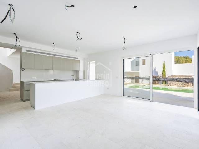 3 bedroom Villa for sale in Es Mercadal with pool - € 750,000 (Ref: 4356130)