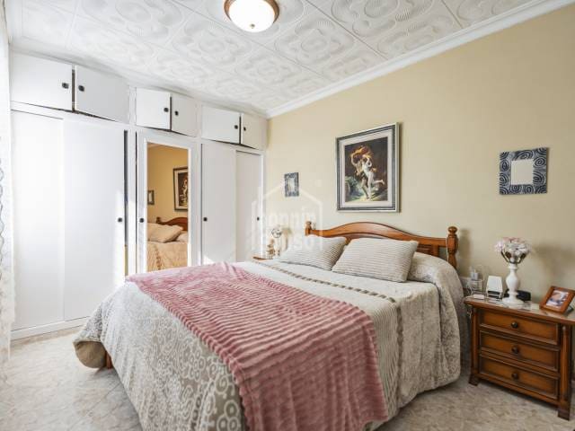 5 sypialnia Willa na sprzedaż w Es Castell z basenem garażem - 1 200 000 € (Ref: 4661772)