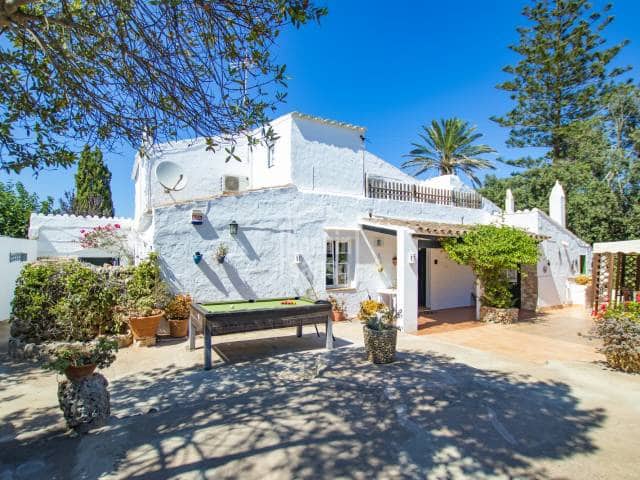 5 bedroom Finca/Country House for sale in Es Castell with pool - € 995,000 (Ref: 6415267)