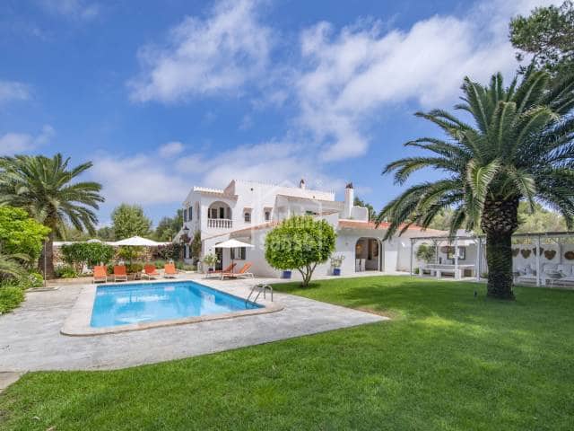 Chalet de 7 habitaciones en Es Castell en venta con piscina garaje - 1.985.000 € (Ref: 6943920)