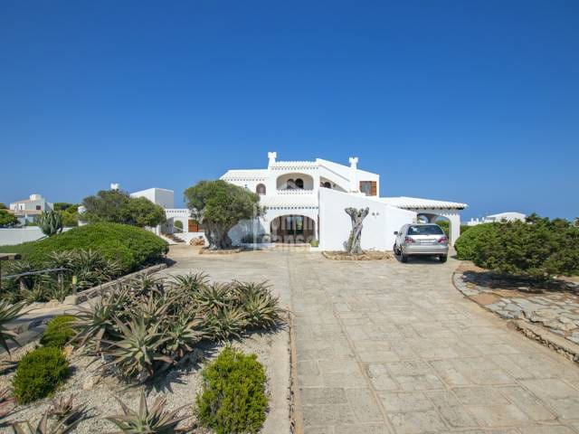 7 Zimmer Villa zu verkaufen in Ciutadella de Menorca mit Pool Garage - 3.190.000 € (Ref: 7017597)