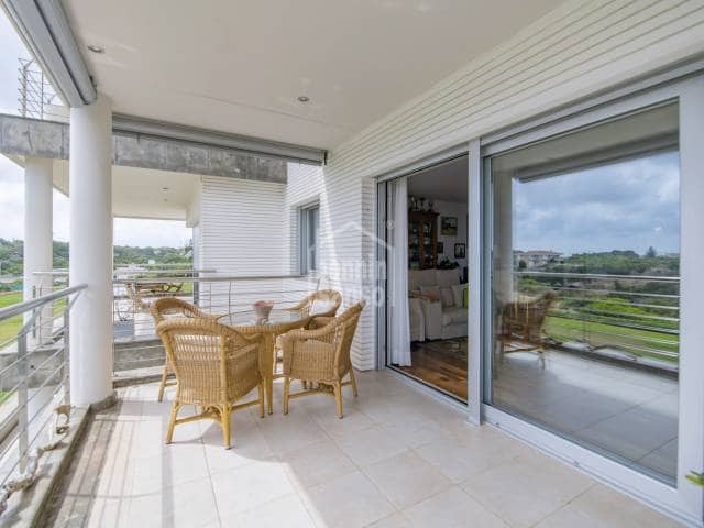 4 Zimmer Strandapartment zu verkaufen in Mahón / Maó mit Pool - 890.000 € (Ref: 7122555)