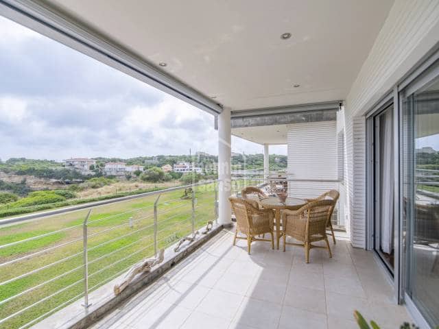 4 Zimmer Strandapartment zu verkaufen in Mahon / Mao mit Pool - 890.000 € (Ref: 7122555)