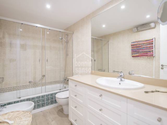 4 Zimmer Strandapartment zu verkaufen in Mahón / Maó mit Pool - 890.000 € (Ref: 7122555)