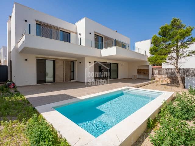 4 slaapkamer Villa te koop in Es Mercadal met zwembad - € 707.500 (Ref: 7177559)