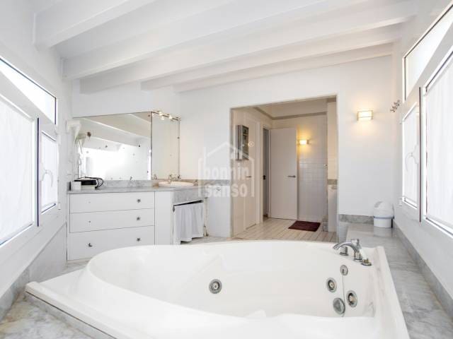 8 sovrum Villa till salu i Es Castell med pool garage - 1 350 000 € (Ref: 7580289)