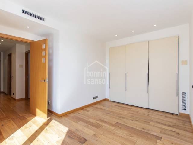 3 bedroom Beach Apartment for sale in Mahon / Mao with pool - € 1,450,000 (Ref: 7846376)