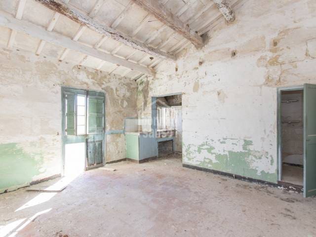 8 bedroom Townhouse for sale in Mahon / Mao with pool garage - € 750,000 (Ref: 8040445)