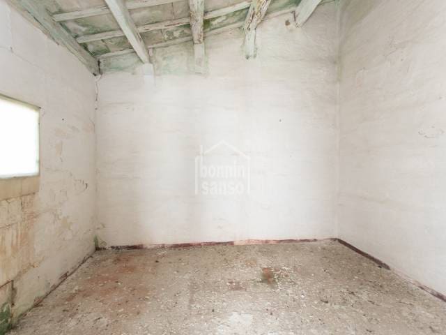 8 bedroom Townhouse for sale in Mahon / Mao with pool garage - € 750,000 (Ref: 8040445)