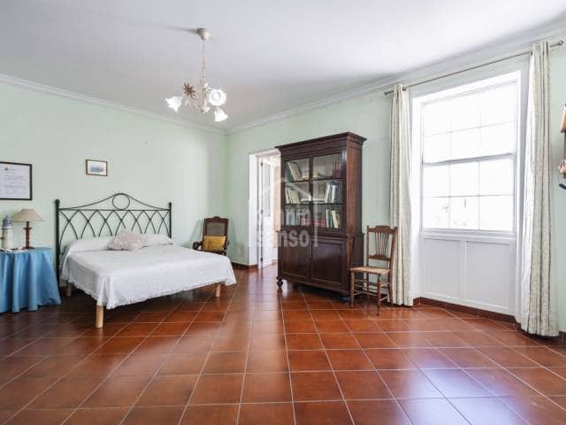 5 makuuhuone Kattohuoneisto myytävänä paikassa Mahon / Mao mukana uima-altaan - 985 000 € (Ref: 8059215)