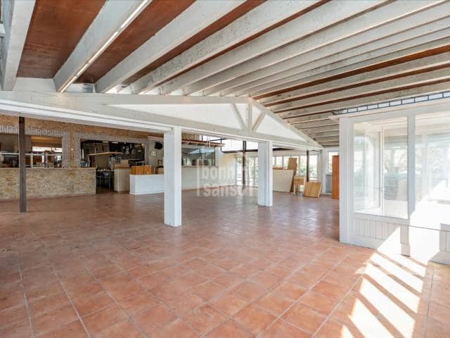 5 bedroom Villa for sale in Ciutadella de Menorca - € 600,000 (Ref: 8243477)