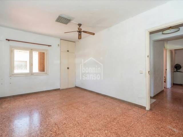 5 bedroom Villa for sale in Ciutadella de Menorca - € 600,000 (Ref: 8243477)