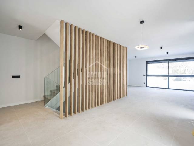 4 slaapkamer Villa te koop in Ciutadella de Menorca met zwembad garage - € 849.700 (Ref: 8285203)