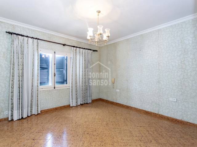 5 soverom Villa til salgs i Es Castell med garasje - € 550 000 (Ref: 8409119)