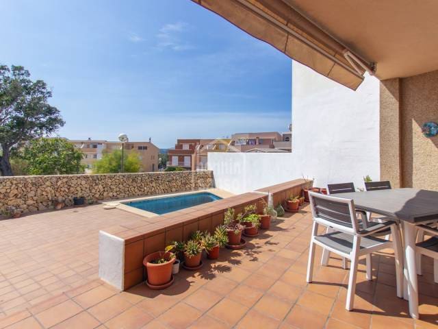 Chalet de 4 habitaciones en Mahón / Maó en venta con piscina garaje - 690.000 € (Ref: 8433714)